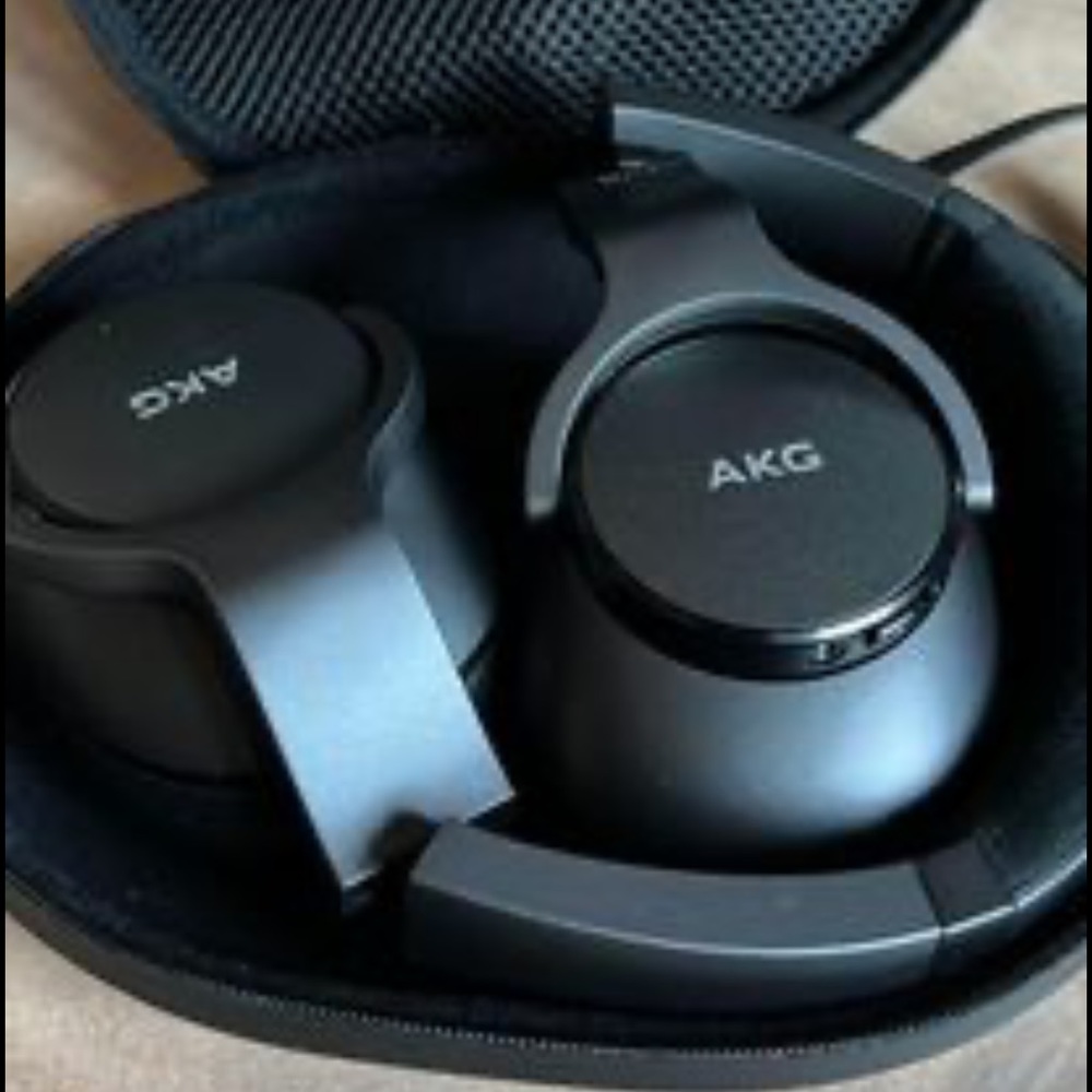 AKG Headset